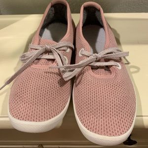 NEW allbirds Tree Skippers limited edition color